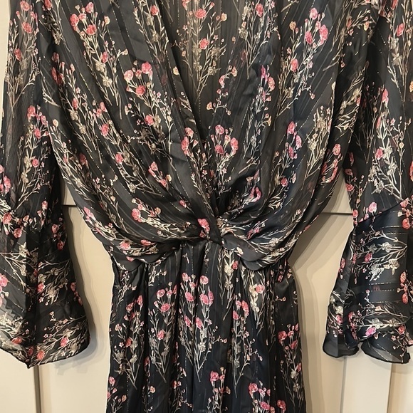 HOLLY & Joey Paris Bell Sleeve Surplice Neck Floral Maxi Dress Sheer Metallic S - Picture 9 of 15